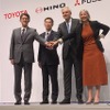 日野と三菱ふそうの統合会見。左からトヨタ佐藤社長、日野小木曽社長、三菱ふそうデッペン社長、ダイムラートラックラドストロムCEO