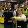 6月23日のCEO就任を前に、米国ミシガン州の主要工場2施設を視察したステランティスのアントニオ・フィローザ氏（左）