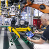 メルセデスベンツが独デュッセルドルフ工場にロボット犬「アリス」導入