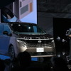 日産自動車 イヴァン・エスピノーサ社長と新型エルグランド(ジャパンモビリティショー2025)