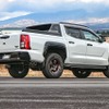 三菱『トライトン』用HKS「リーガマックス・トレイルマスター」