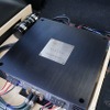 パワーアンプに用いるのはブラックスのMX4×2台。クリアサウンド、正確性の高い音を好みオーナーが選んだ逸品だ。