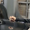 当編集部は2025年4月に静岡県御殿場市の自動車整備・鈑金塗装事業者で行われた、塗装を前提としたデントリペア技術の基礎研修を取材