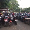 ジャカルタの二輪駐車場
