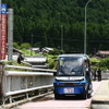 国道部分は特別に許可された歩道を走行する