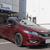 ファミリーカーとして利用するジェイドだけに、スペース効率を優先したインストールが各部に見られる取り付けとなった。