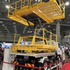アクティオの建機の例（軌陸車。第9回鉄道技術展＋第6回橋梁・トンネル技術展）