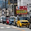 ガソリンスタンドに長蛇の列（熊本県宇城市、7月30日）