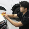 八光自動車BTCで、ボディコーティングやPPF施工を担当している久野氏