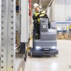ケルヒャーの搭乗式床洗浄機