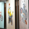 「イラストレーターが描く YAMAHAバイクのあるスタイル展」がYamaha E-Ride Baseで開催