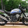 ホンダ CB400 SUPER FOUR E-Clutch（ウルフシルバーメタリック）