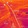 ドローンによる観測データ　黄色ほど高温、紫色ほど低温を示す。道路構造（盛土、鋼床版、鉄筋コンクリート）によって路面温度が異なる様子がわかる。