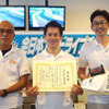 全日本エコドライブチャンピオンシップに参加したファインモータースクールチーム（左から吉田眞康さん、岡本章平さん、福田慎太郎さん）
