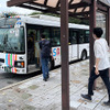 埼玉工業大学と最寄り駅 岡部駅を結ぶスクールバスで活躍する自動運転AIバス（日野レインボーII）