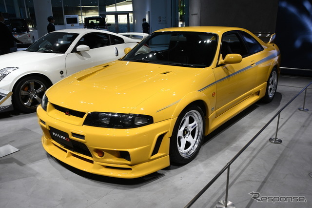 R33スカイラインGT-Rをベースに99台の限定生産が行われたNISMO400R。2.8リットルエンジンは400馬力を発生する。