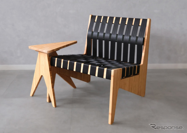 シートベルトの廃材を利用したラウンジチェア「TOR-01 - Belt Chair Lounge set -black-Clear-bamboo」