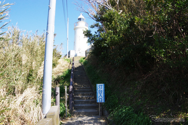 洲崎灯台を訪れる