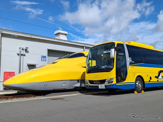 ドクターイエローと「幸せの黄色いバス」（写真は実車）