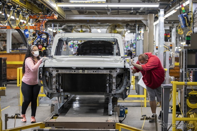 米国ミシガン工場で生産されるフォード・ブロンコ