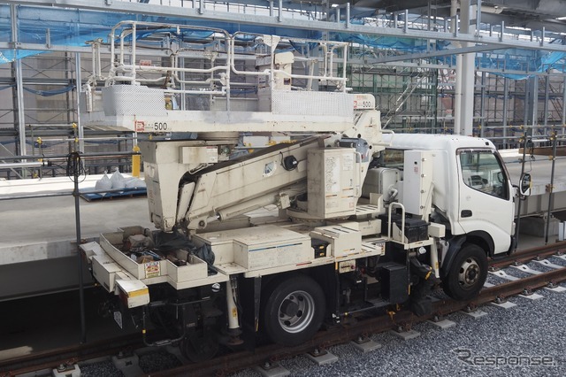 東村山駅付近連続立体交差事業施設見学会に展示された軌陸車（6月1日）