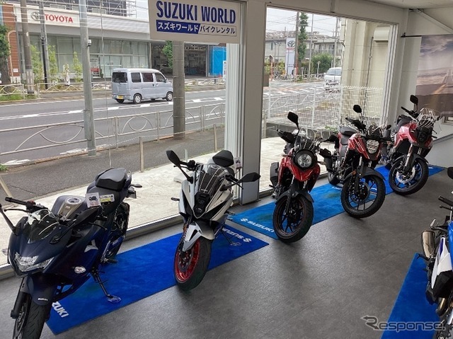 新型バイクのレンタルサービスを開始するスズキワールド多摩店