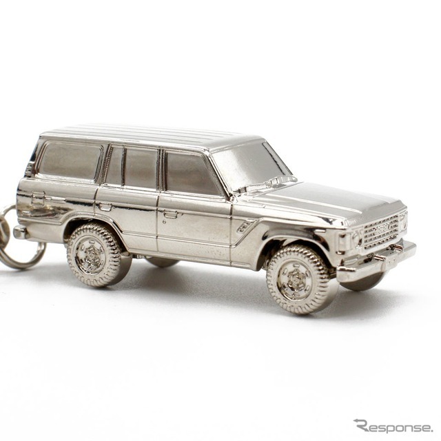 トヨタ『ランドクルーザー60』をモチーフにしたメタルキーチェーン