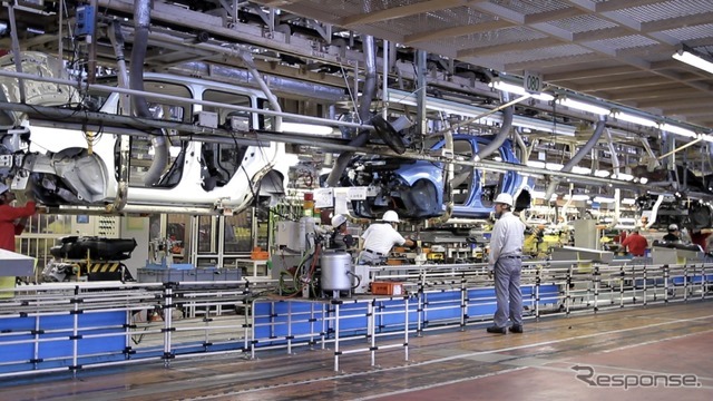 日産追浜工場：リーフ（2010年）