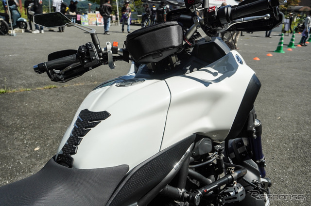 ナイケンミーティングを主催するオーナーの「白いナイケン」（My Yamaha Motor cafe）