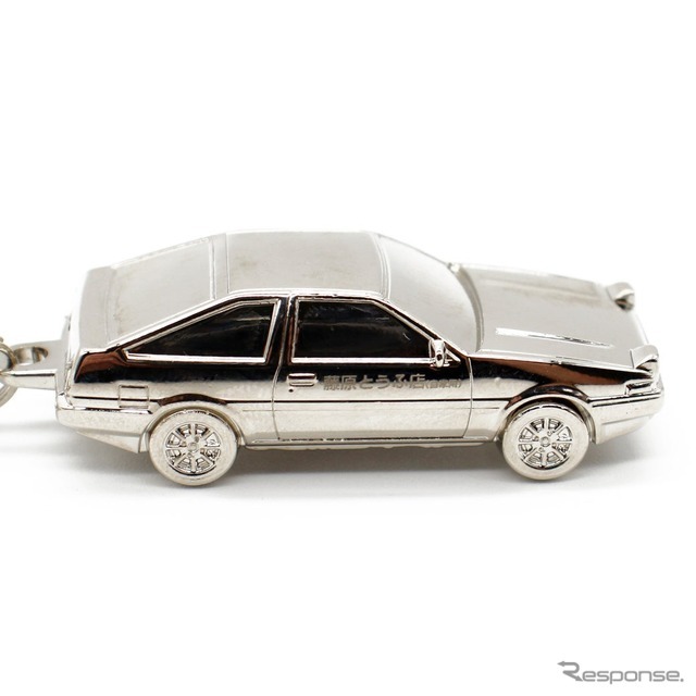 『頭文字D』の86トレノの3Dメタルキーチェーン