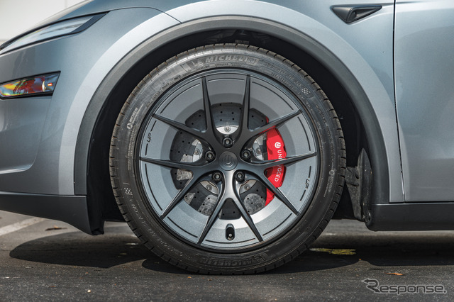 アンプラグド・パフォーマンスのロードウォリアーホイールの新サイズ、18×8.5インチ