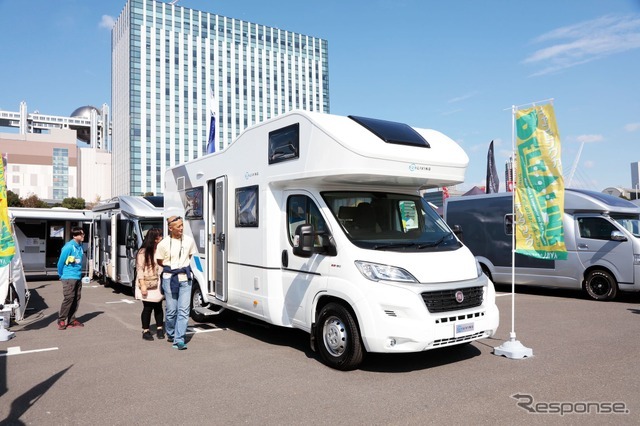 お台場キャンピングカーフェアの展示