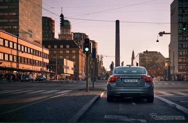 シニアドライバーは車両の位置確認に費やす時間が多い