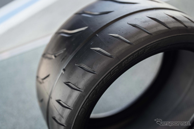 TOYO TIRES PROXES DRIVING PLEASURE