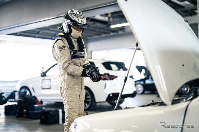 TOYO TIRES PROXES DRIVING PLEASURE