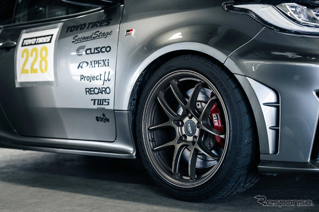 TOYO TIRES PROXES DRIVING PLEASURE