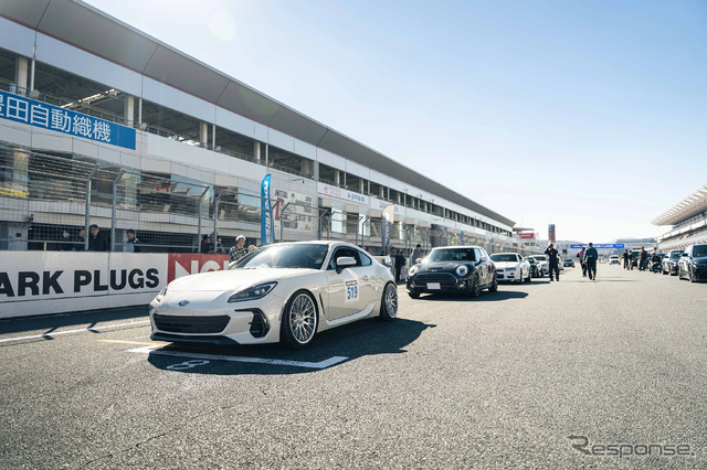 TOYO TIRES PROXES DRIVING PLEASURE