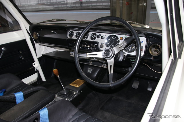 チームロータスのワークスカーのエンジンルーム