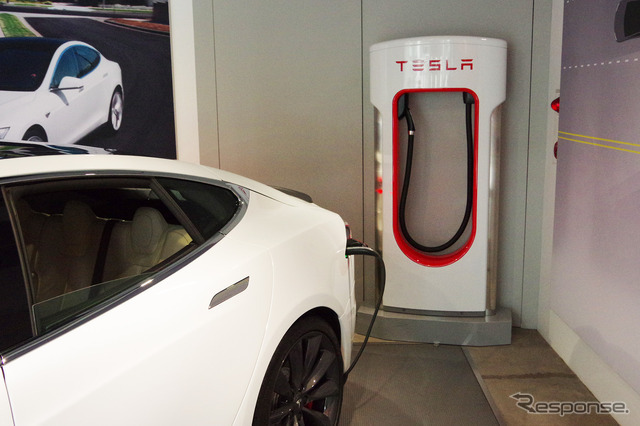 テスラ スーパーチャージャー