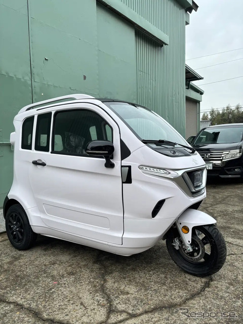 ドア付きアーバントライカー（ホワイト）