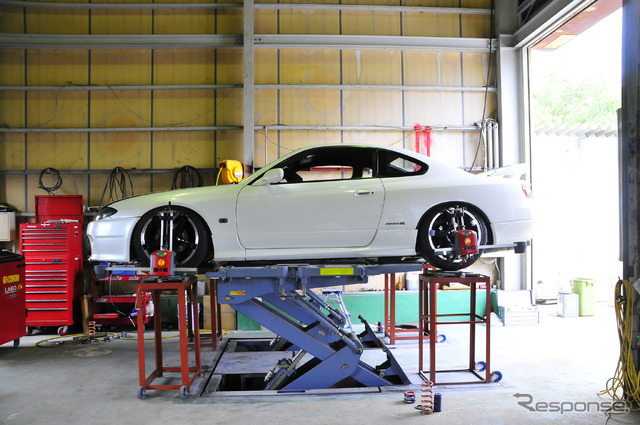 足まわりの基本！ ゴムブッシュのねじれを消す「1G締め直し」～カスタムHOW TO～