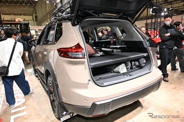 日産 X-TRAIL ROCK CREEK MULTIBED WILDPLAY（東京オートサロン2026）