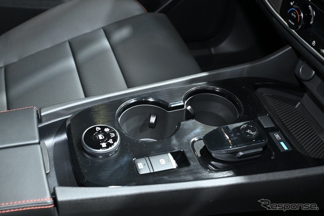 日産 X-TRAIL ROCK CREEK MULTIBED WILDPLAY（東京オートサロン2026）