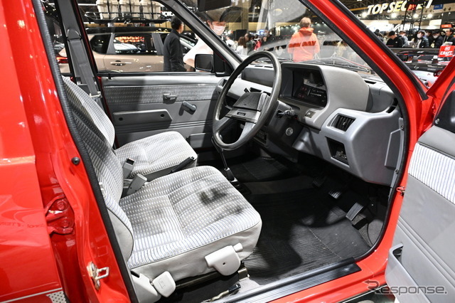 日産自動車大学校の学生たちがレストアした「マッチのマーチ」1984年式 初代日産マーチK10（東京オートサロン2026）