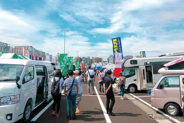 神奈川キャンピングカーフェア（前回2025年の会場風景）