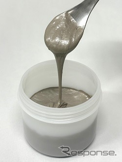 開発した導電性接着剤