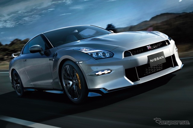 NISSAN GT-R