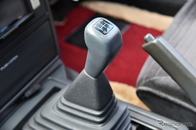 2代目レパード発売40周年記念　里帰り展示会in新車のひろば村山店