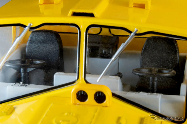 「トミカリミテッド ヴィンテージ」の「東急 SW2Z2 道路清掃車」