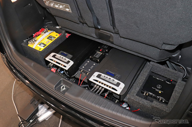 『カーファイ』（神奈川県川崎市）にて製作されたオーディオカーの一例。